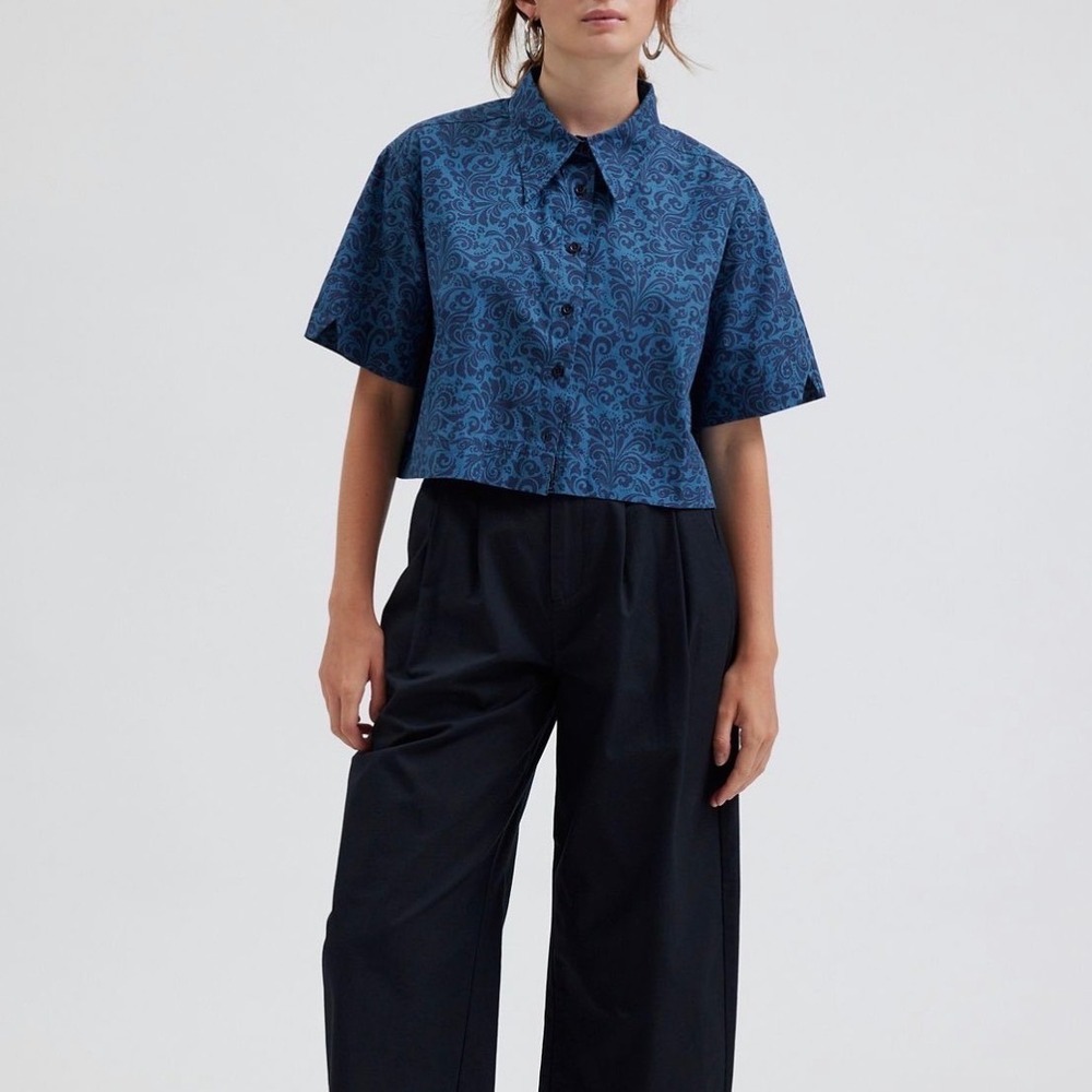 Wildfang The Essential Cropped Button Up Shirt Blue Multi Print - 1X